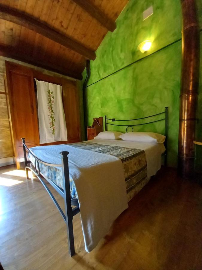 Casina La Quercia Lägenhet Santa Sofia Exteriör bild